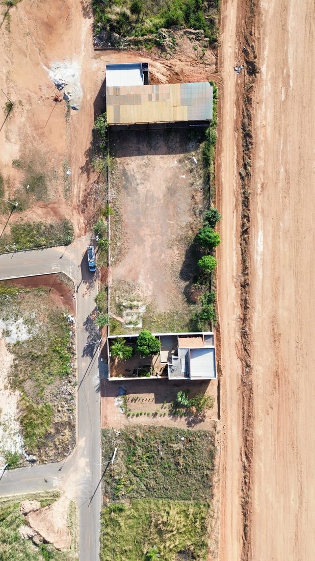 Imagem crua — lote em construção